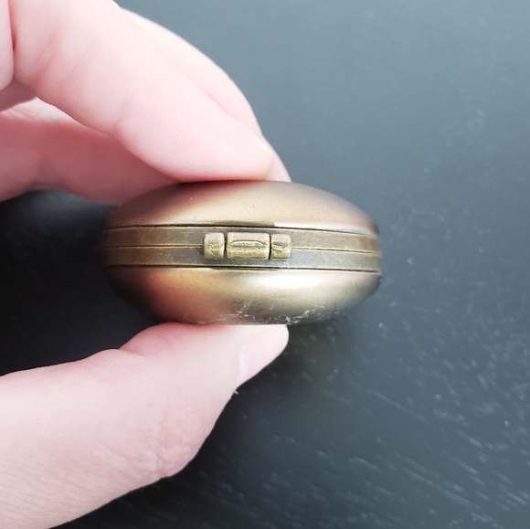 *Last Chance* Barbie Porcelain Hinged Box Compact + Powder Puff PHB Midwest - Picture 5 of 16